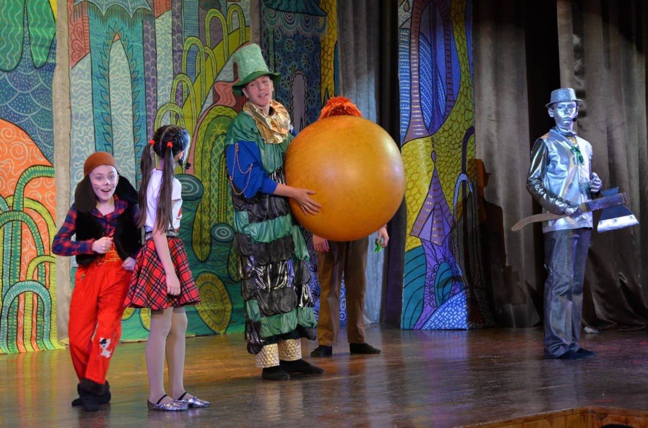 Депутаты-единороссы организовали для мальчишек и девчонок из приграничья просмотр мюзикла «Волшебник Изумрудного города» Депутаты-единороссы организовали для мальчишек и девчонок из приграничья просмотр мюзикла «Волшебник Изумрудного города»