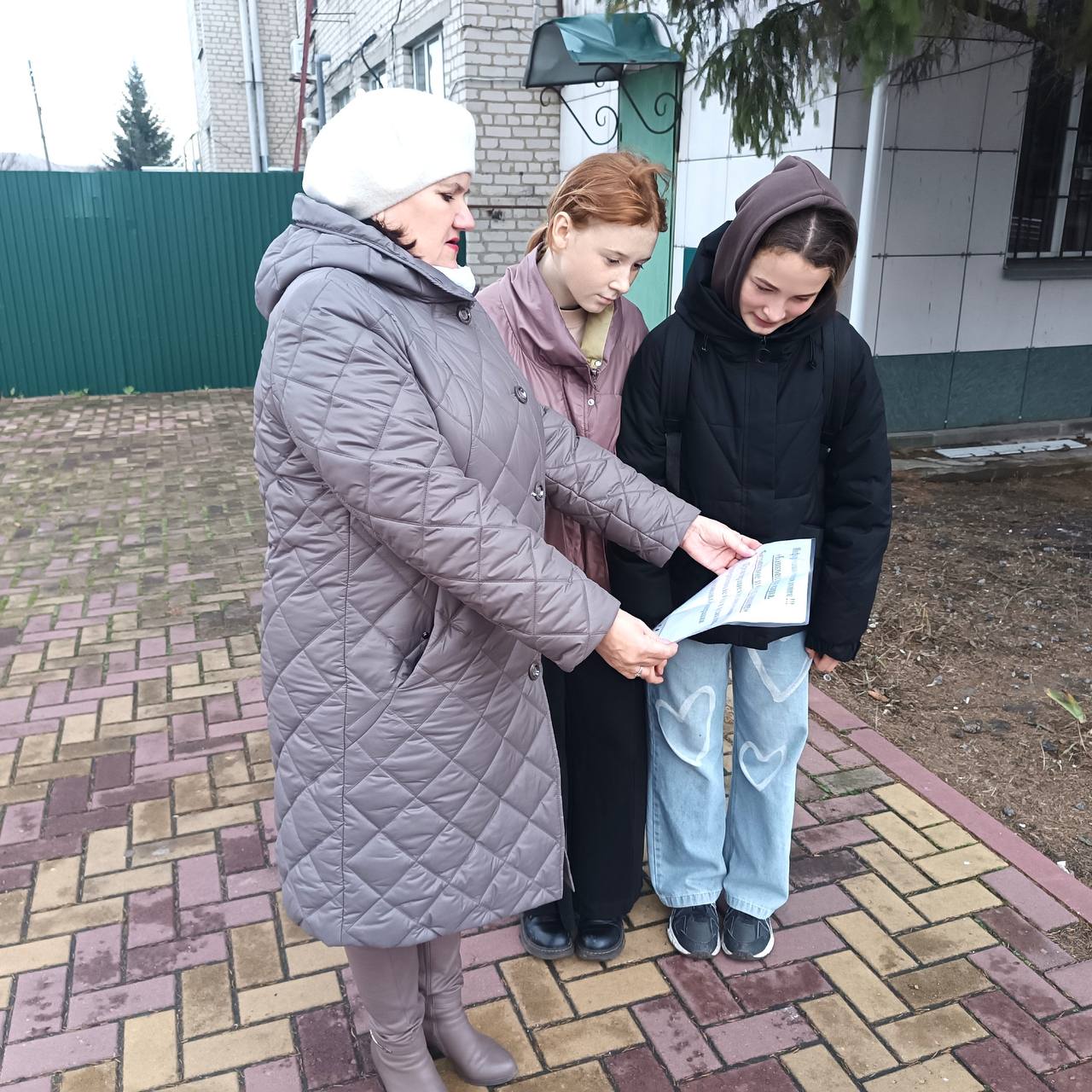 Виктор Петров: В рамках акции "Банковская карта — безопасное использование", организованной сотрудниками Пристенской детской библиотеки, наши юные граждане получили ценные знания о безопасности финансовых операций Виктор Петров: В рамках акции "Банковская карта — безопасное использование", организованной сотрудниками Пристенской детской библиотеки, наши юные граждане получили ценные знания о безопасности финансовых операций