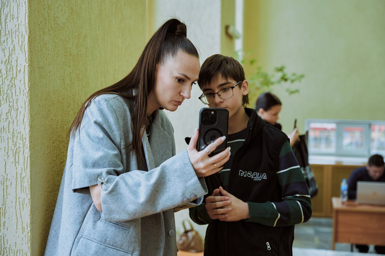 В областном Дворце молодежи стартовал молодежный медиафорум для представителей пресс-центров образовательных организаций, самостоятельных авторов, интересующихся социальными медиа и медиамаркетингом, в возрасте до 14 до 35... В областном Дворце молодежи стартовал молодежный медиафорум для представителей пресс-центров образовательных организаций, самостоятельных авторов, интересующихся социальными медиа и медиамаркетингом, в возрасте до 14 до 35...