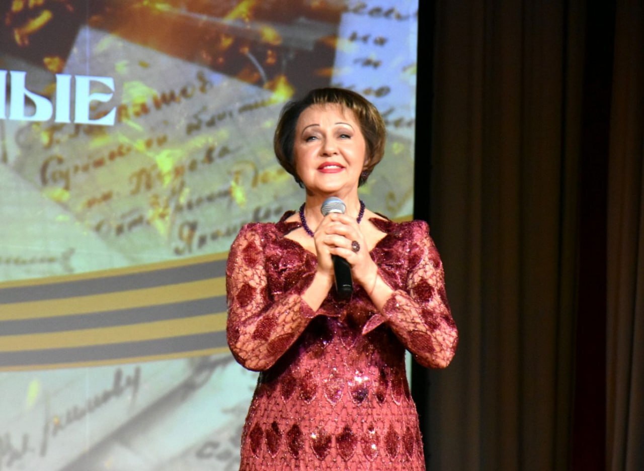 В Фатеже состоялся концерт солистов Курской государственной филармонии «Песни, опаленные войной» В Фатеже состоялся концерт солистов Курской государственной филармонии «Песни, опаленные войной»