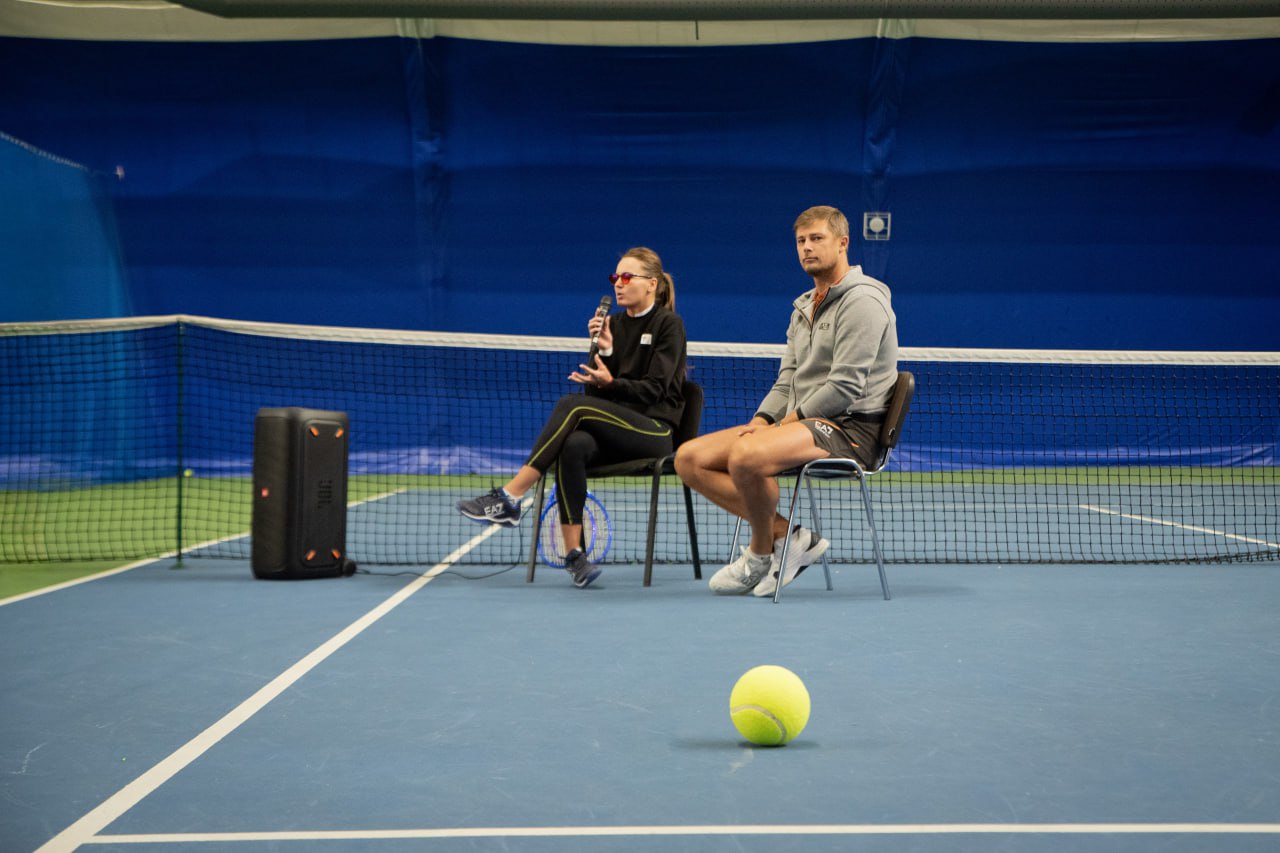 В Курской международной Академии тенниса состоялась встреча с Вероникой Кудерметовой и её тренером Сергеем Демехиным