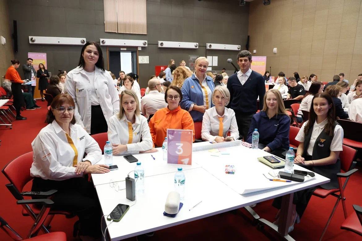 Команда «Навигаторов детства» обсуждает стратегию развития проекта Команда «Навигаторов детства» обсуждает стратегию развития проекта