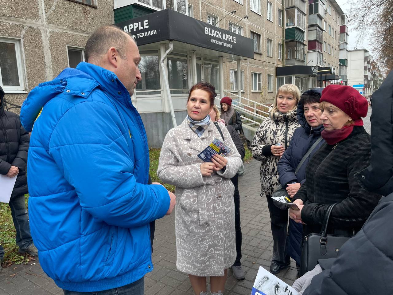 Алексей Томанов: Сегодня как и обещал провёл приём граждан в Железногорске Алексей Томанов: Сегодня как и обещал провёл приём граждан в Железногорске