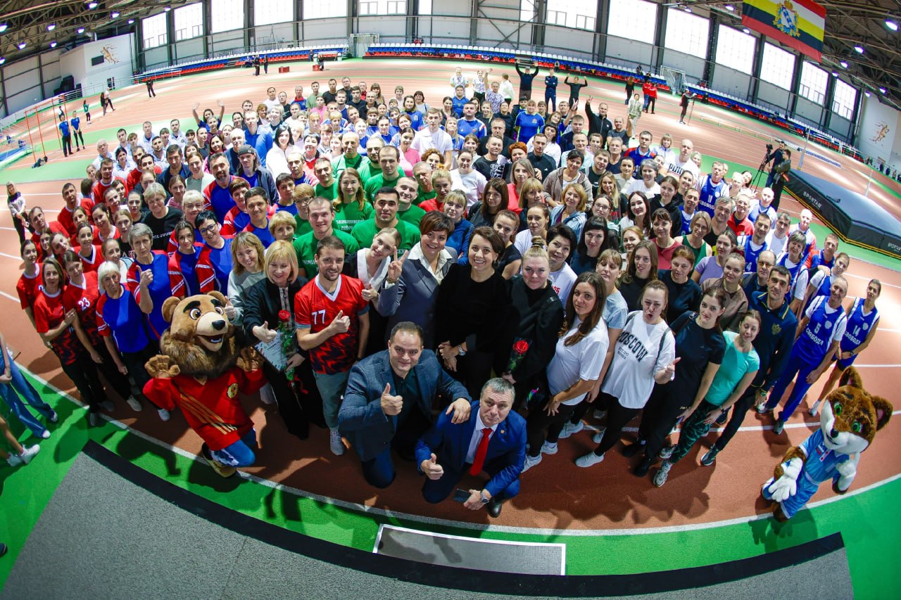 Сегодня в Легкоатлетическом манеже города Курска состоялась спартакиада "От знака ГТО к Олимпийским медалям"