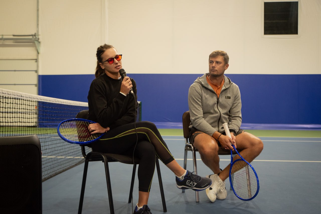 В Курской международной Академии тенниса состоялась встреча с Вероникой Кудерметовой и её тренером Сергеем Демехиным В Курской международной Академии тенниса состоялась встреча с Вероникой Кудерметовой и её тренером Сергеем Демехиным