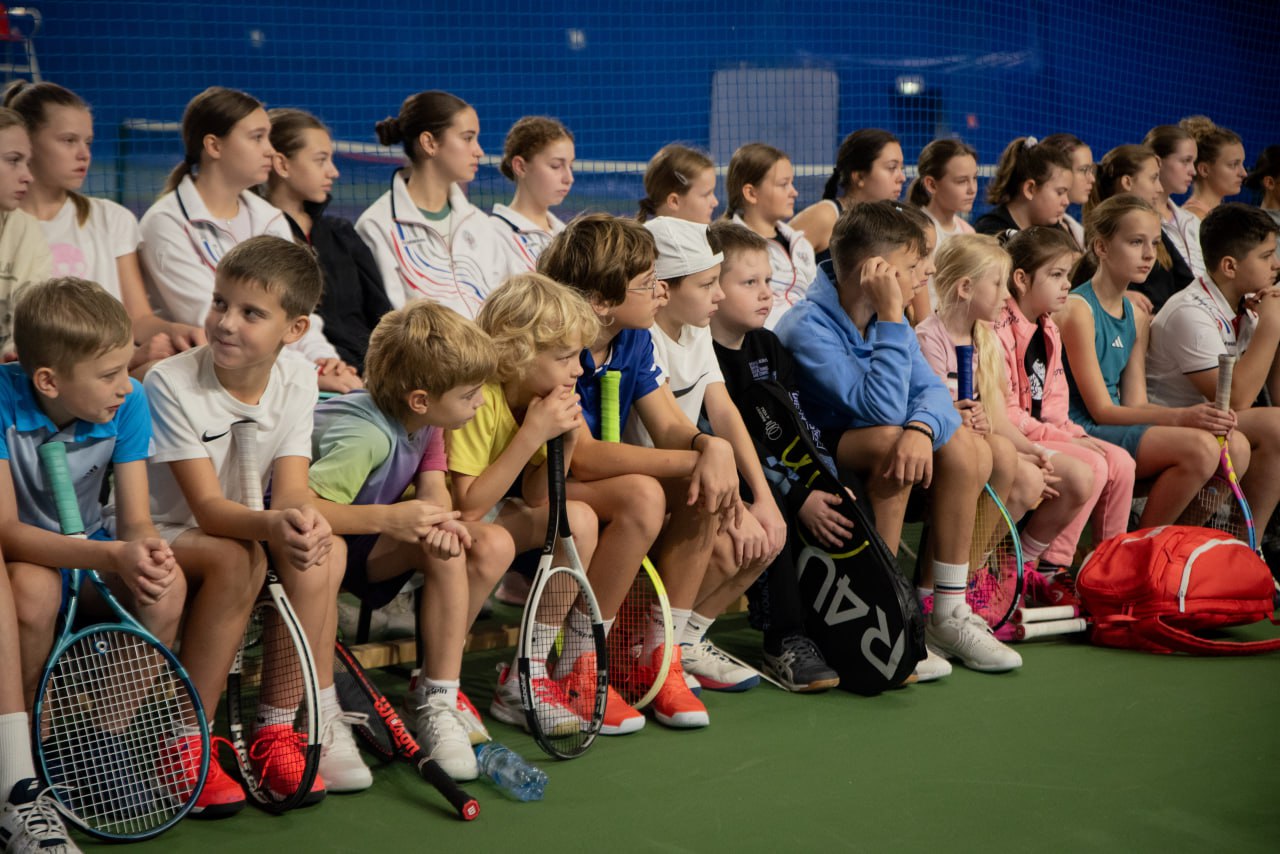 В Курской международной Академии тенниса состоялась встреча с Вероникой Кудерметовой и её тренером Сергеем Демехиным В Курской международной Академии тенниса состоялась встреча с Вероникой Кудерметовой и её тренером Сергеем Демехиным