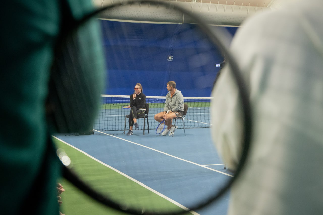 В Курской международной Академии тенниса состоялась встреча с Вероникой Кудерметовой и её тренером Сергеем Демехиным В Курской международной Академии тенниса состоялась встреча с Вероникой Кудерметовой и её тренером Сергеем Демехиным