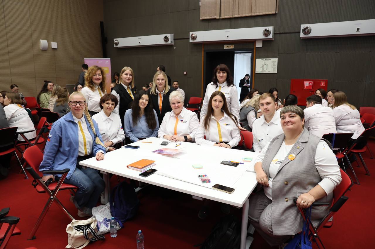 Команда «Навигаторов детства» обсуждает стратегию развития проекта Команда «Навигаторов детства» обсуждает стратегию развития проекта