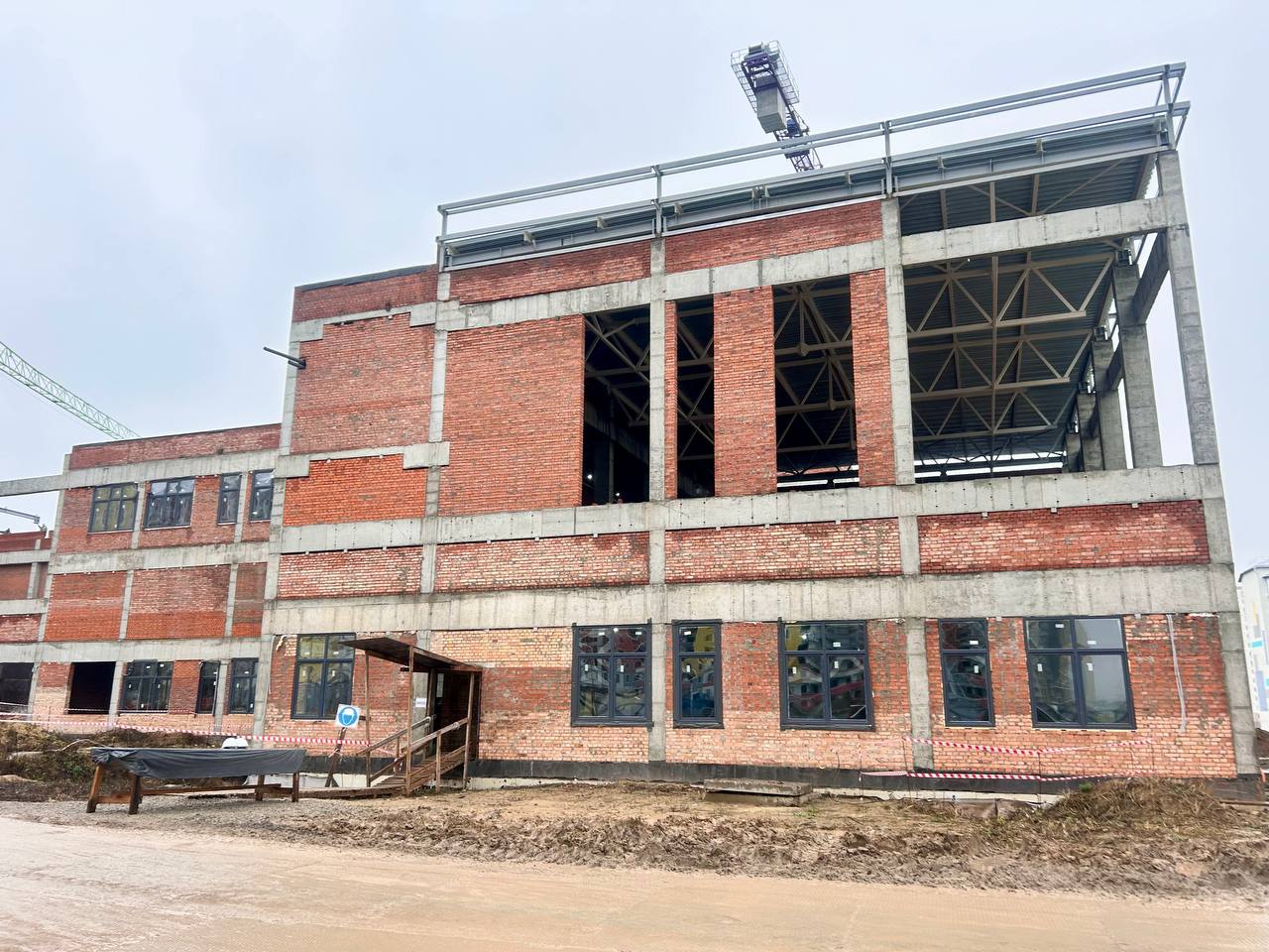 Губернатор Курской области посетил строящуюся школу на проспекте Плевицкой Губернатор Курской области посетил строящуюся школу на проспекте Плевицкой