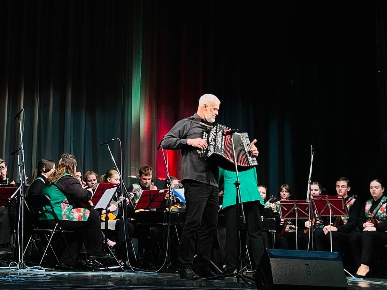 В детской школе искусств № 6 Курска состоялся областной фестиваль, посвящённый памяти советского и российского певца Ивана Николаевича Суржикова В детской школе искусств № 6 Курска состоялся областной фестиваль, посвящённый памяти советского и российского певца Ивана Николаевича Суржикова