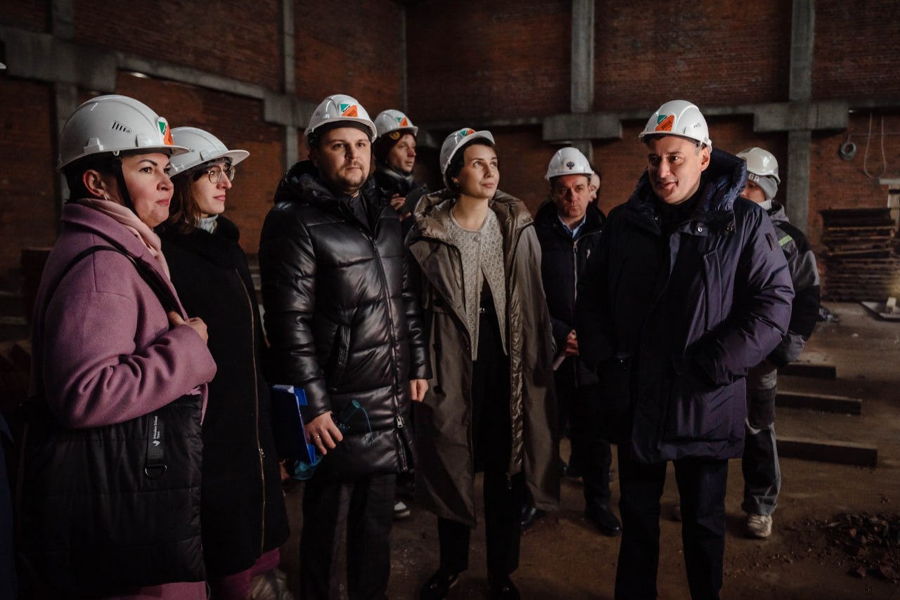 Накануне губернатор Курской области Александр Хинштейн проверил ход строительства школы на проспекте Плевицкой на 1,6 тыс