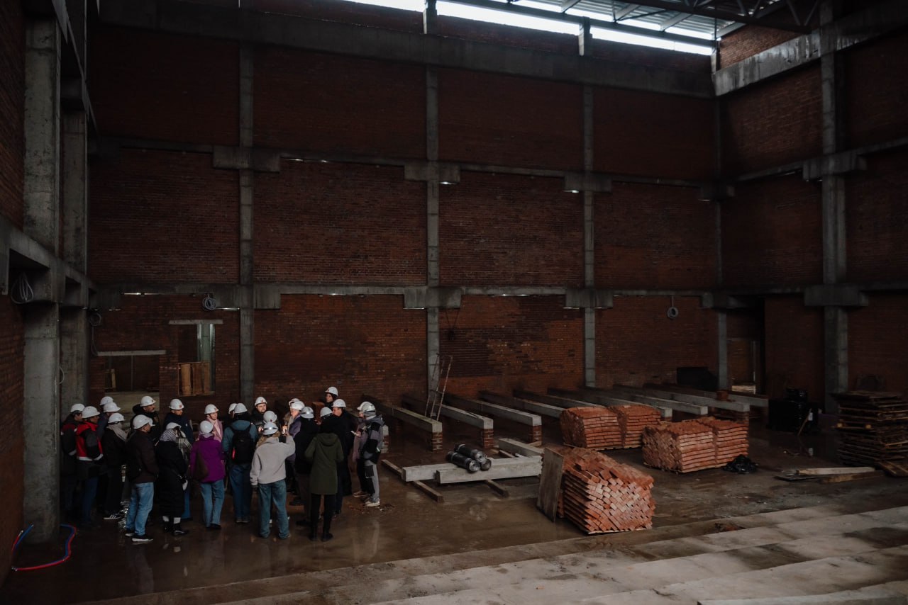 Накануне губернатор Курской области Александр Хинштейн проверил ход строительства школы на проспекте Плевицкой на 1,6 тыс Накануне губернатор Курской области Александр Хинштейн проверил ход строительства школы на проспекте Плевицкой на 1,6 тыс