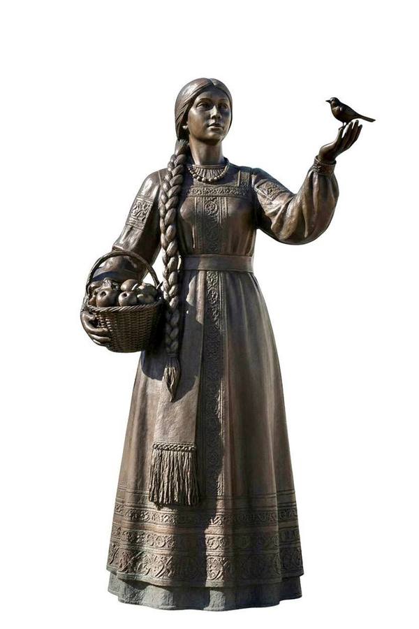 Завершилось голосование, которое должно было определить, как будет выглядеть скульптура «Куряночка», которую планируют установить перед одноименным магазином на улице Дзержинского