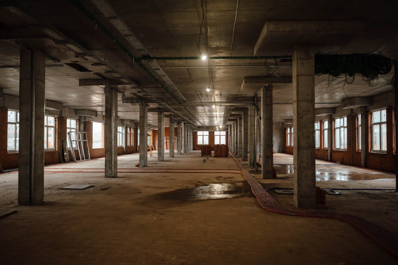 Накануне губернатор Курской области Александр Хинштейн проверил ход строительства школы на проспекте Плевицкой на 1,6 тыс Накануне губернатор Курской области Александр Хинштейн проверил ход строительства школы на проспекте Плевицкой на 1,6 тыс