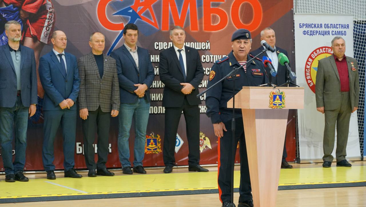 Турнир по самбо памяти погибших военнослужащих и сотрудников силовых структур прошёл в Брянске Турнир по самбо памяти погибших военнослужащих и сотрудников силовых структур прошёл в Брянске