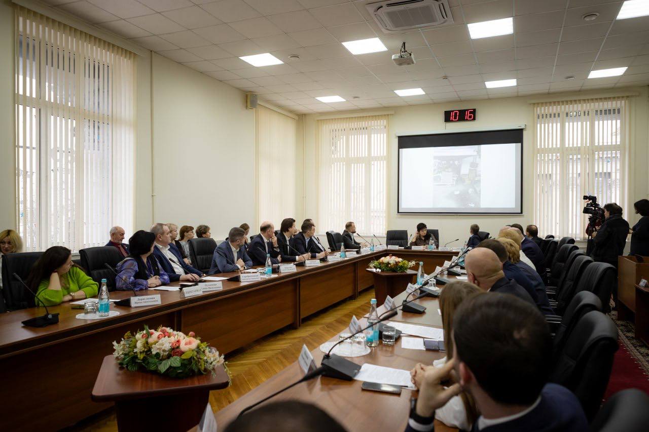 Евгений Маслов: Вместе с председателем КГС Владимиром Токаревым принял участие в 27-м очередном заседании Курского городского Собрания VII созыва Евгений Маслов: Вместе с председателем КГС Владимиром Токаревым принял участие в 27-м очередном заседании Курского городского Собрания VII созыва