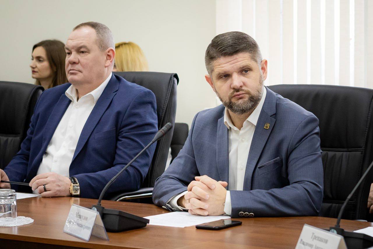 Евгений Маслов: Вместе с председателем КГС Владимиром Токаревым принял участие в 27-м очередном заседании Курского городского Собрания VII созыва Евгений Маслов: Вместе с председателем КГС Владимиром Токаревым принял участие в 27-м очередном заседании Курского городского Собрания VII созыва