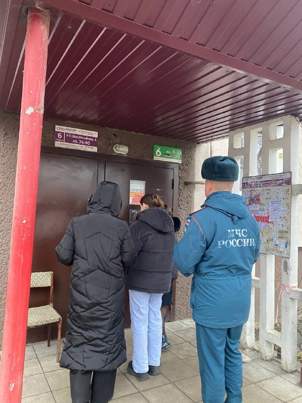 В Курске специалисты посетили 15 неблагополучных семей В Курске специалисты посетили 15 неблагополучных семей