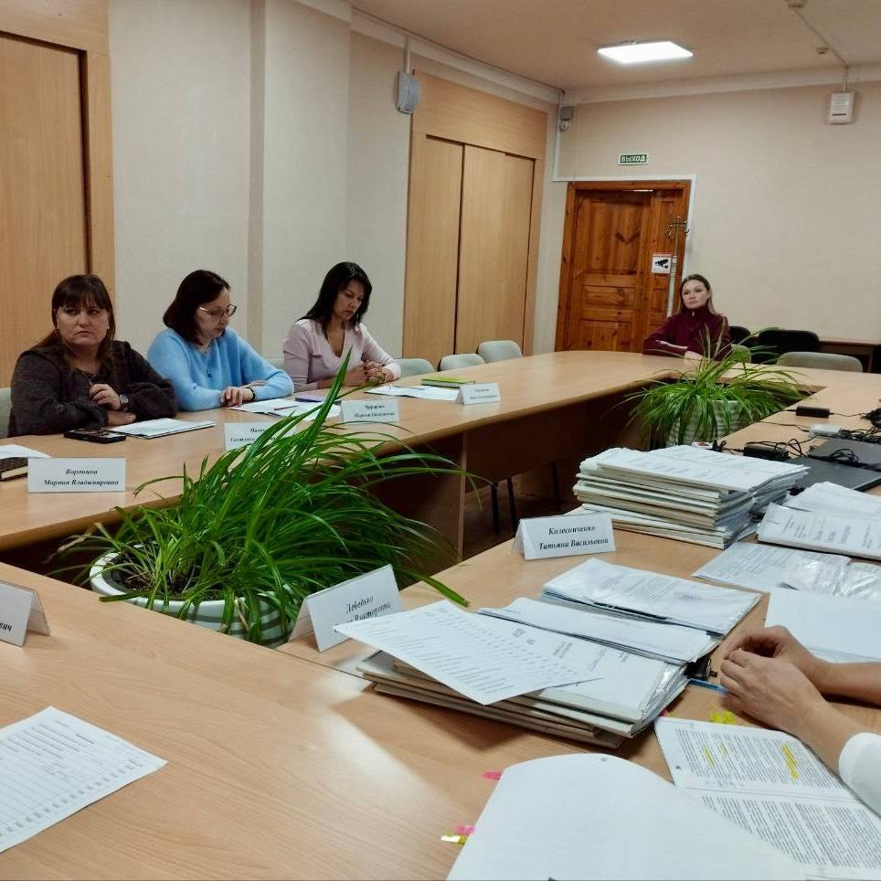 Состоялось заседание Межведомственной комиссии под председательством главы комитета соцзащиты населения Курска Сергея Брежнева Состоялось заседание Межведомственной комиссии под председательством главы комитета соцзащиты населения Курска Сергея Брежнева