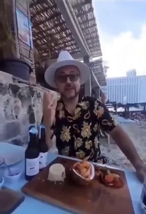 "Много денег! Много хорошего настроения!