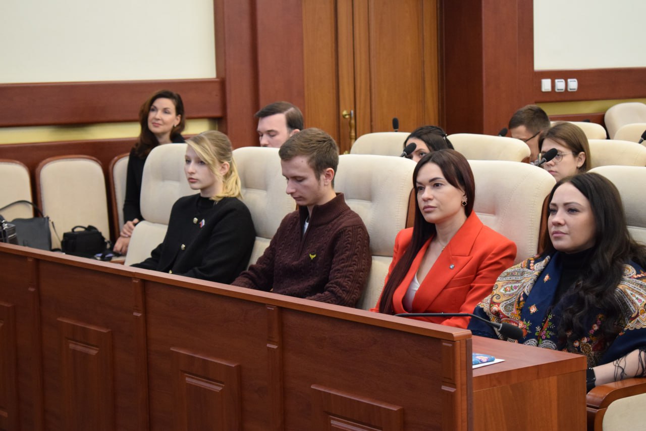 Международное сотрудничество - главная тема прошедшего заседания Совета Общественной молодёжной палаты при Курской областной Думе Международное сотрудничество - главная тема прошедшего заседания Совета Общественной молодёжной палаты при Курской областной Думе