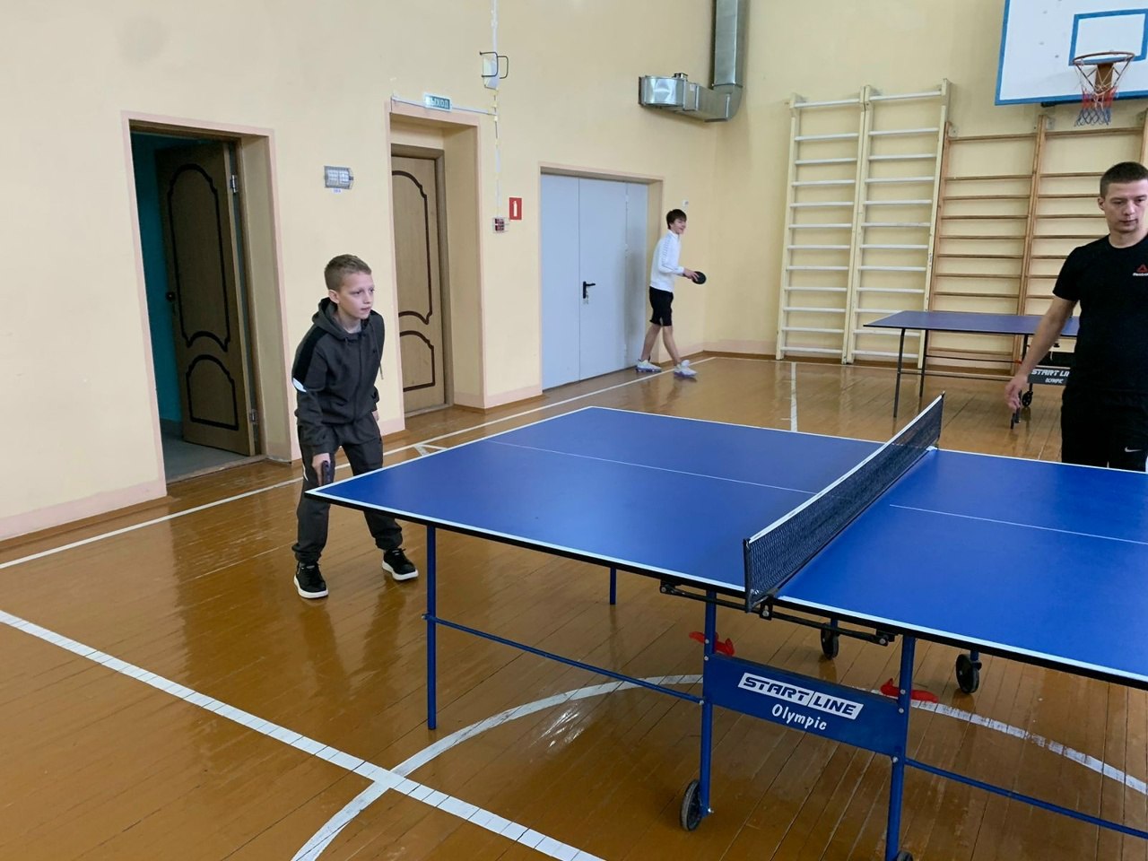 В рамках спартакиады учащихся общеобразовательных учреждений Поныровского района на базе Возовской школы прошли соревнования по настольному теннису