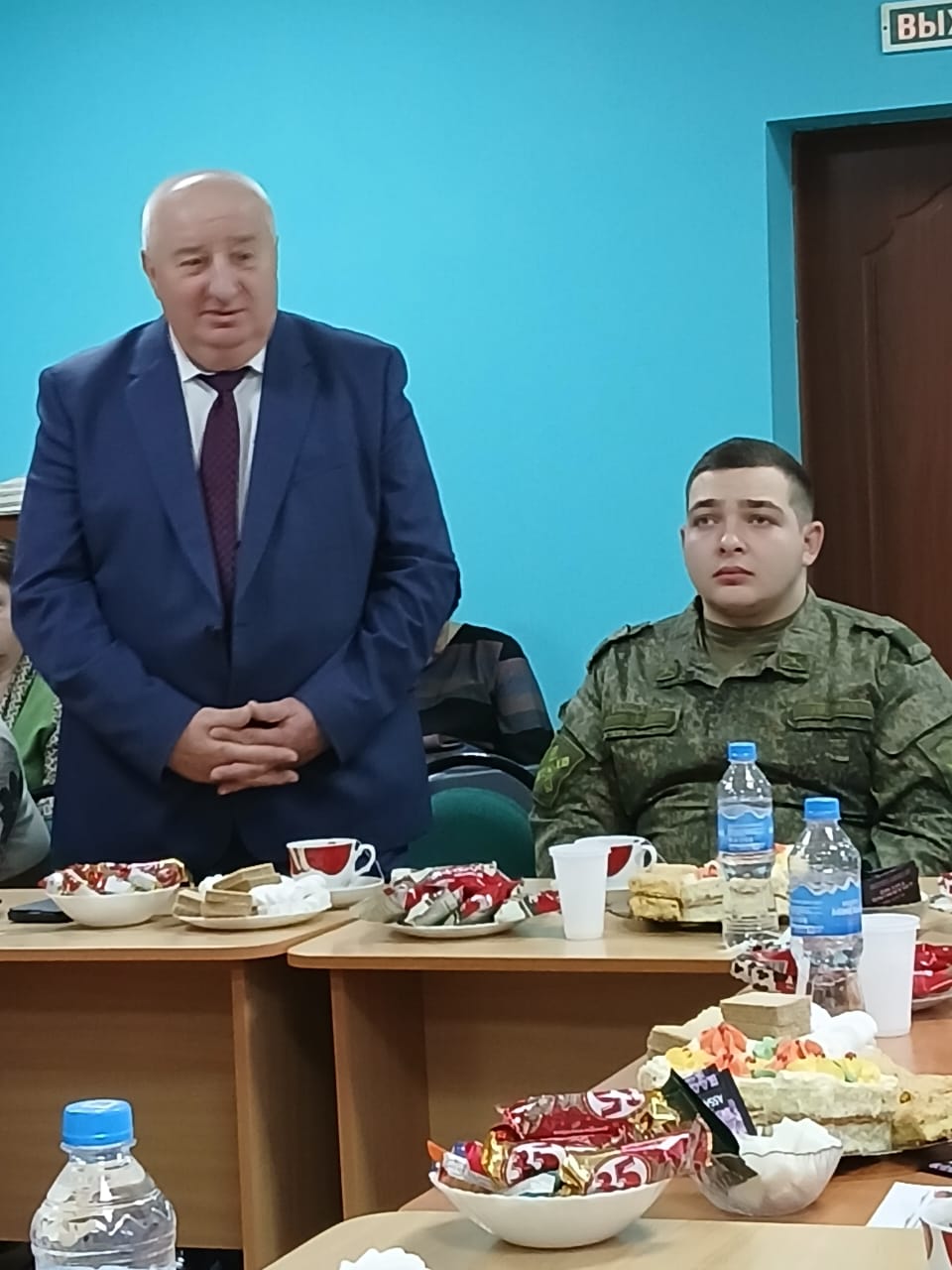 Геннадий Енютин: Сегодня в межпоселенческой библиотеке накануне Дня матери прошла встреча с мамами и супругами участников специальной военной операции Геннадий Енютин: Сегодня в межпоселенческой библиотеке накануне Дня матери прошла встреча с мамами и супругами участников специальной военной операции