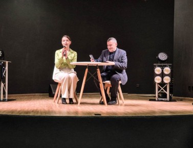 На площадке городского молодежного центра «Гелиос» начинается пресс-конференция губернатора Курской области Александра Хинштейна