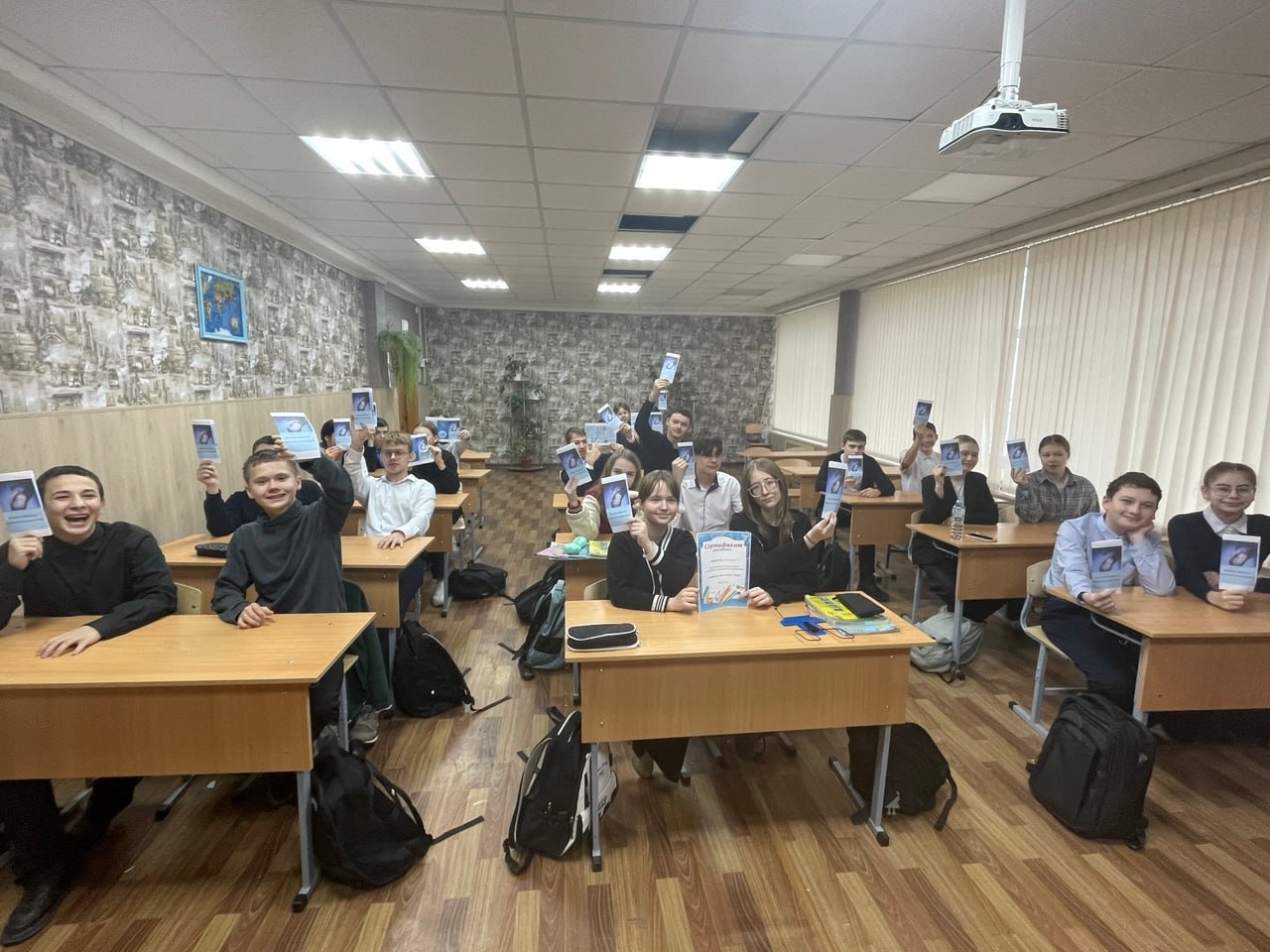 Особое внимание было уделено последствиям курения модных электронных сигарет (вейпов)