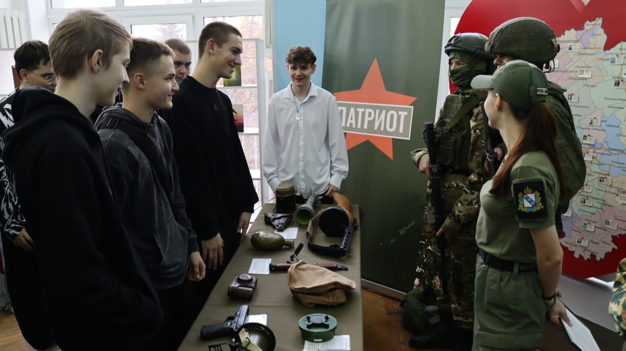 В Асеевке наградили победителей Патриотического ЛитМарафона #КодПобеда В Асеевке наградили победителей Патриотического ЛитМарафона #КодПобеда