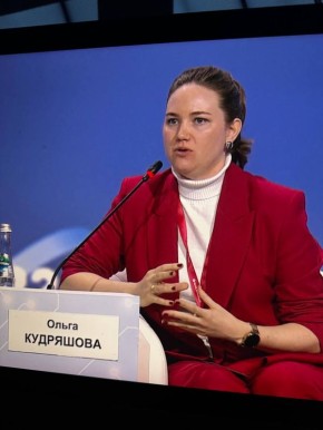 Екатерина Харченко: Осваиваем инструменты ИИ. Загрузила текст стенограммы пленарного заседания КМУ в ИИ и попросила сделать выводы по ключевых тезисам