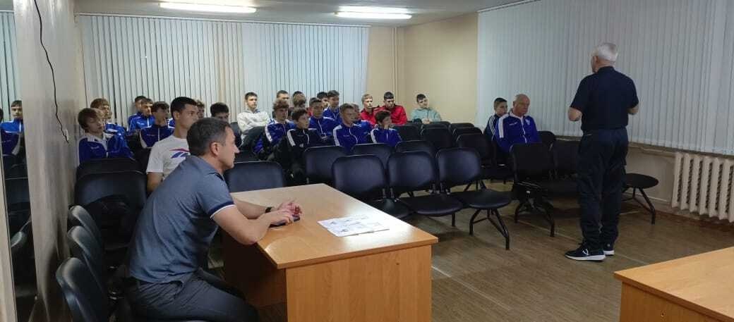 В Железногорске в школе молодого арбитра состоялось очередное занятие В Железногорске в школе молодого арбитра состоялось очередное занятие