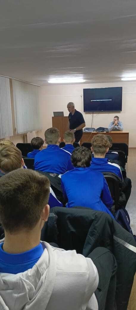 В Железногорске в школе молодого арбитра состоялось очередное занятие В Железногорске в школе молодого арбитра состоялось очередное занятие