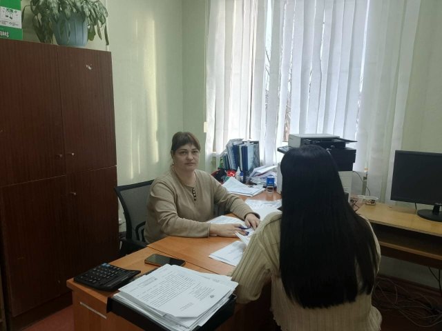 Сегодня, в единый день приемов участников СВО и членов их семей по вопросам социальной поддержки, на вопросы фатежан ответила и.о. начальника отдела социальной защиты населения Администрации Фатежского района Инна Каменева