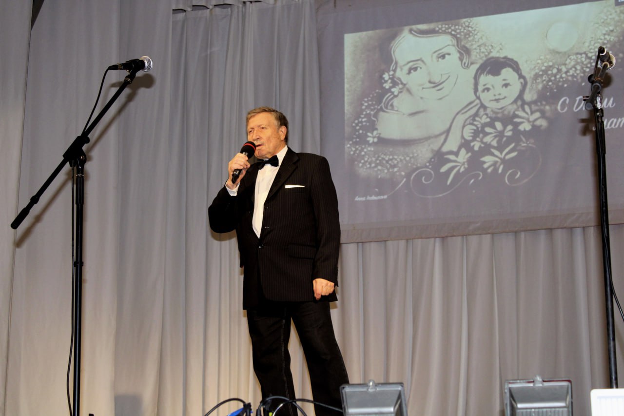 Юрий Астахов: В преддверии самого тёплого и душевного праздника – Дня матери – в нашем районном Доме культуры состоялся прекрасный концерт