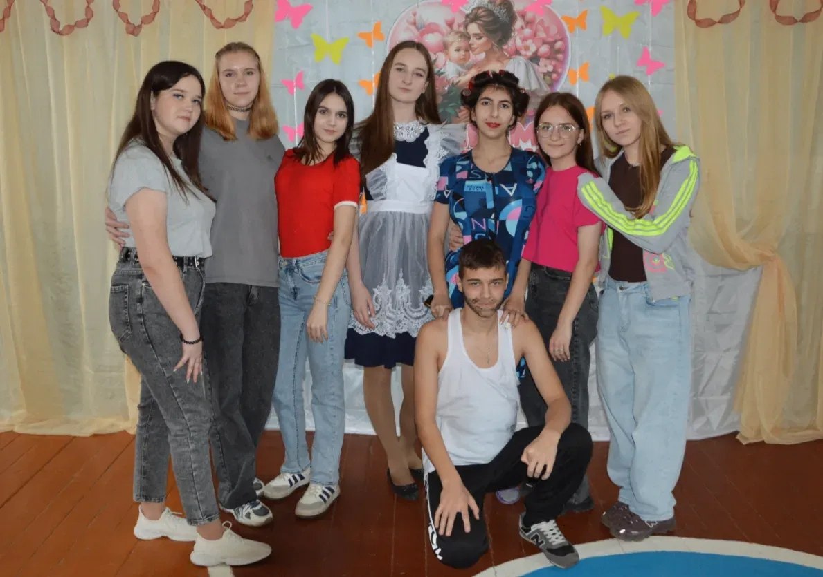 27 ноября 2025 в Плотавской школе прошёл замечательный концерт, посвящённый Дню Матери 27 ноября 2025 в Плотавской школе прошёл замечательный концерт, посвящённый Дню Матери