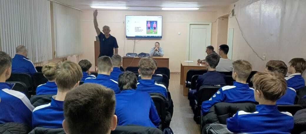 В Железногорске в школе молодого арбитра состоялось очередное занятие