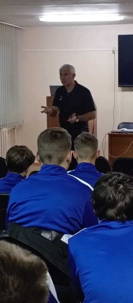 В Железногорске в школе молодого арбитра состоялось очередное занятие В Железногорске в школе молодого арбитра состоялось очередное занятие