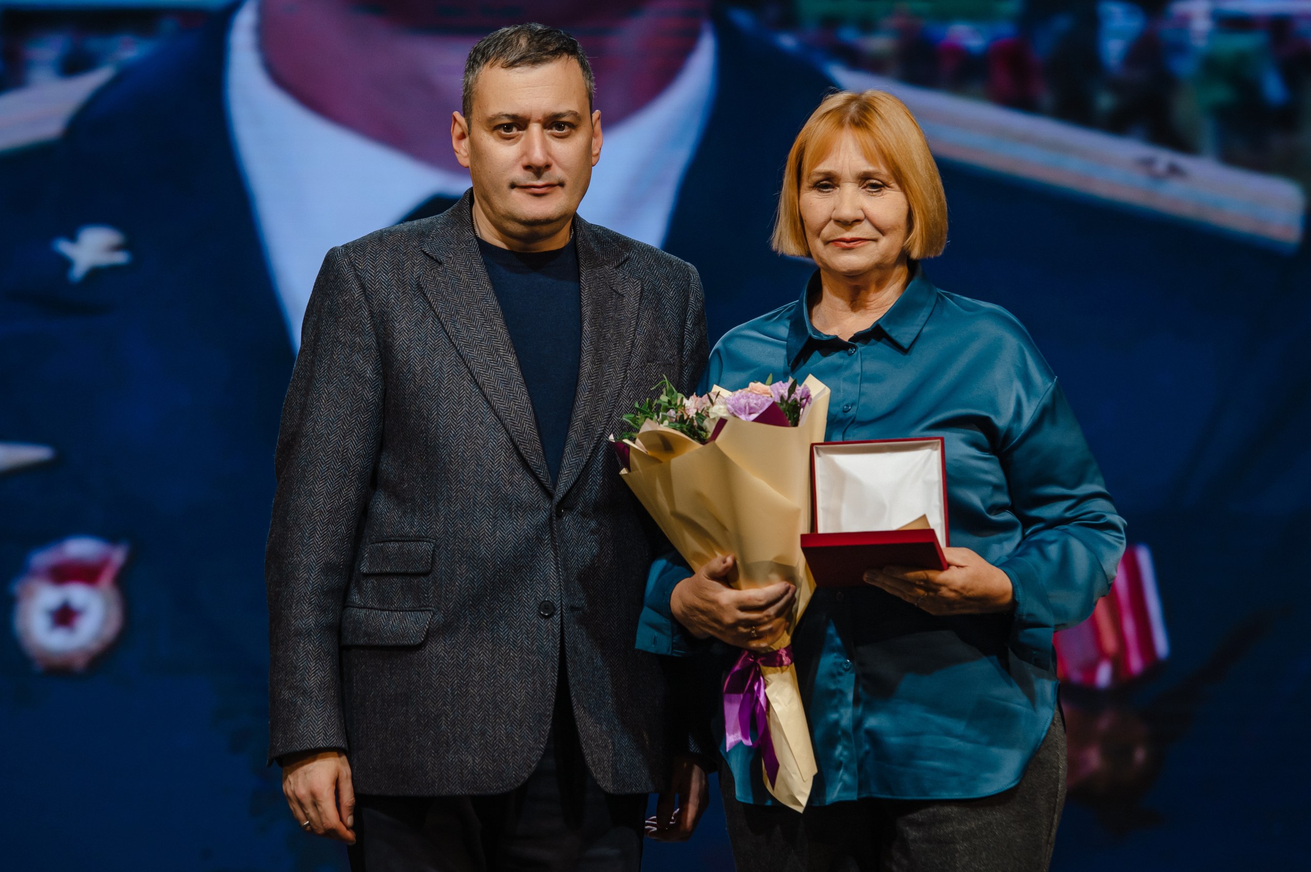 День матери — день, когда мы вспоминаем самого главного человека в жизни каждого из нас День матери — день, когда мы вспоминаем самого главного человека в жизни каждого из нас