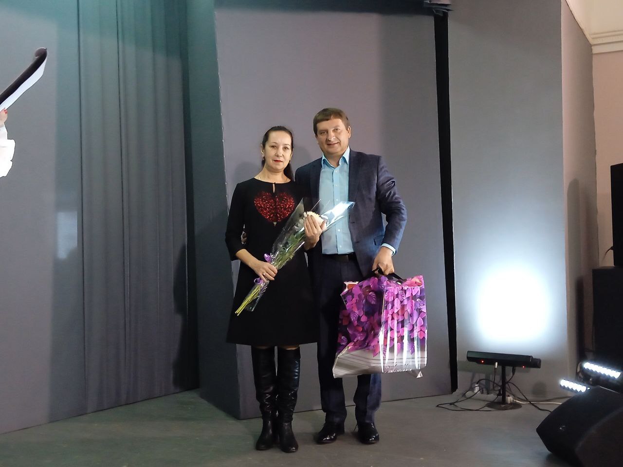 День матери. Сегодня, в преддверии празднования Дня матери, в областном Доме народного творчества чествовали матерей - жительниц Кореневского района, внесших вклад в воспитание своих детей, внуков, в развитие сельского...