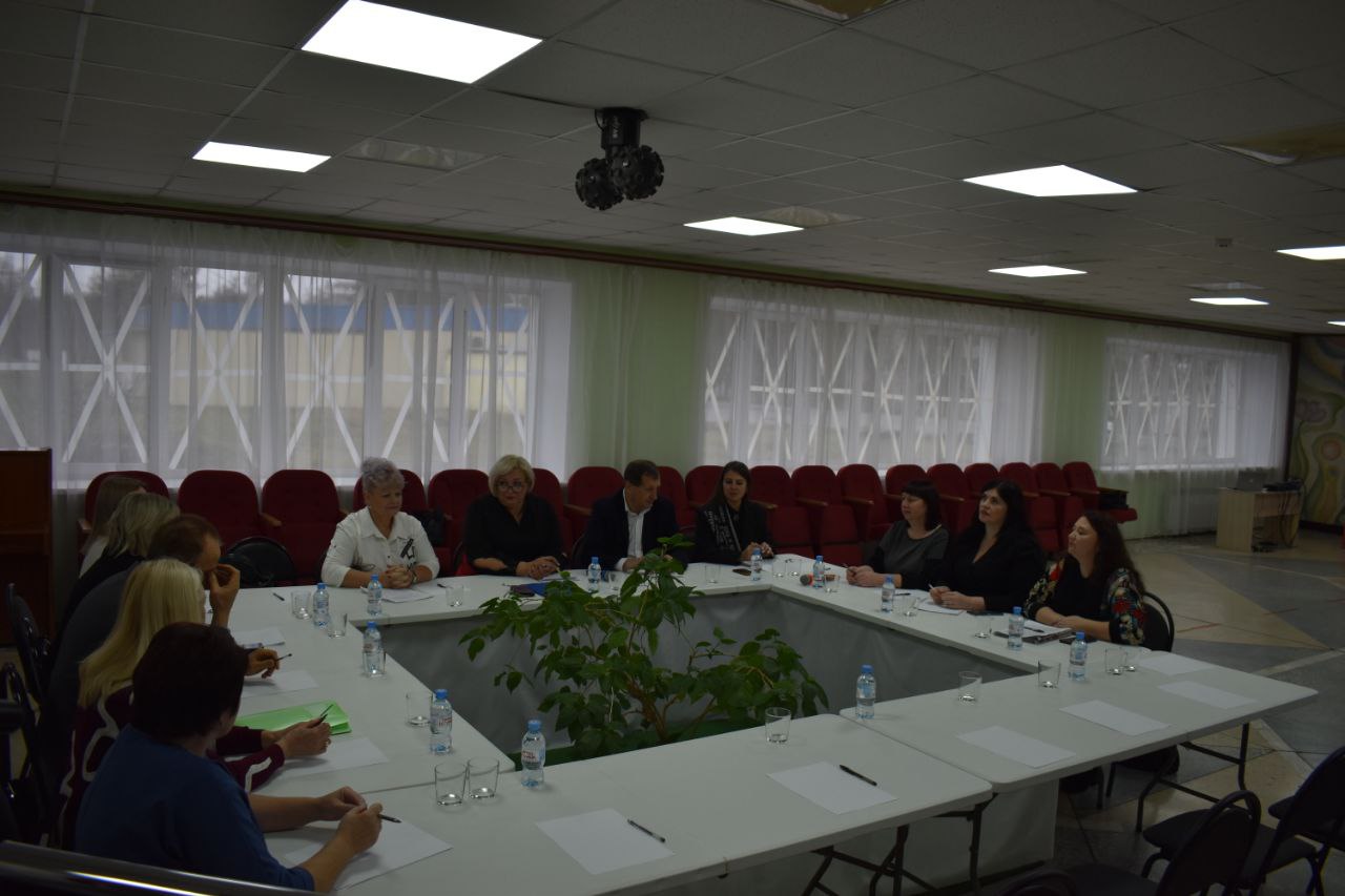 Александр Фролков: Сегодня в Студенке провел выездное заседание с главами муниципальных образований и работниками районной администрации Александр Фролков: Сегодня в Студенке провел выездное заседание с главами муниципальных образований и работниками районной администрации