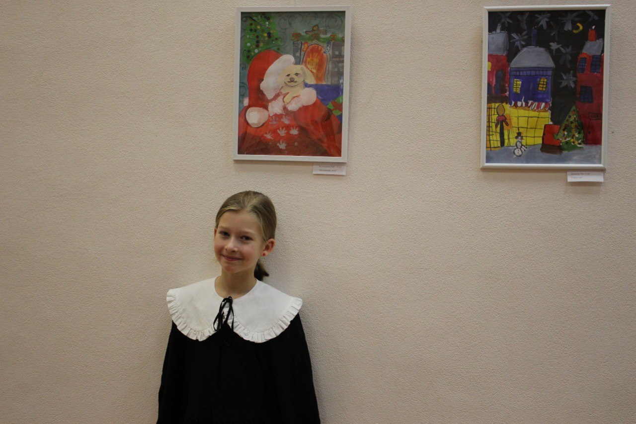 В Курске проходит выставка художественных работ Альбины Невядомской и её учеников