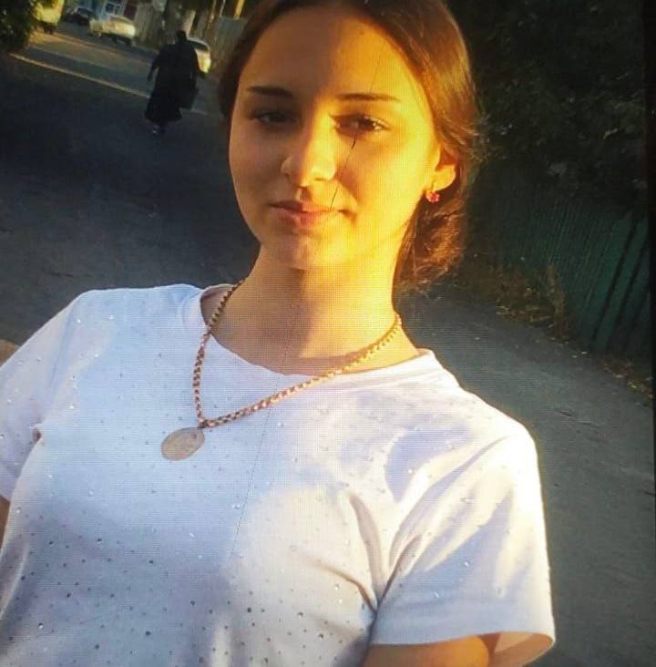 Полицейские разыскивают ушедшую из дома 15-летнюю курянку