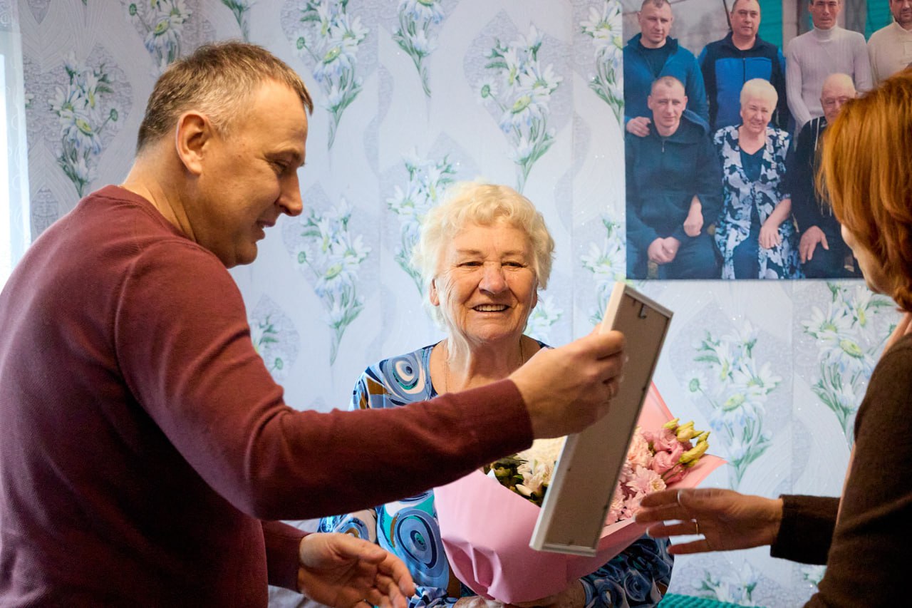 Андрей Белоусов: В преддверии праздника Дня матери, поздравил Анну Семёновну Фаузель — женщину удивительной судьбы и редкой материнской силы Андрей Белоусов: В преддверии праздника Дня матери, поздравил Анну Семёновну Фаузель — женщину удивительной судьбы и редкой материнской силы