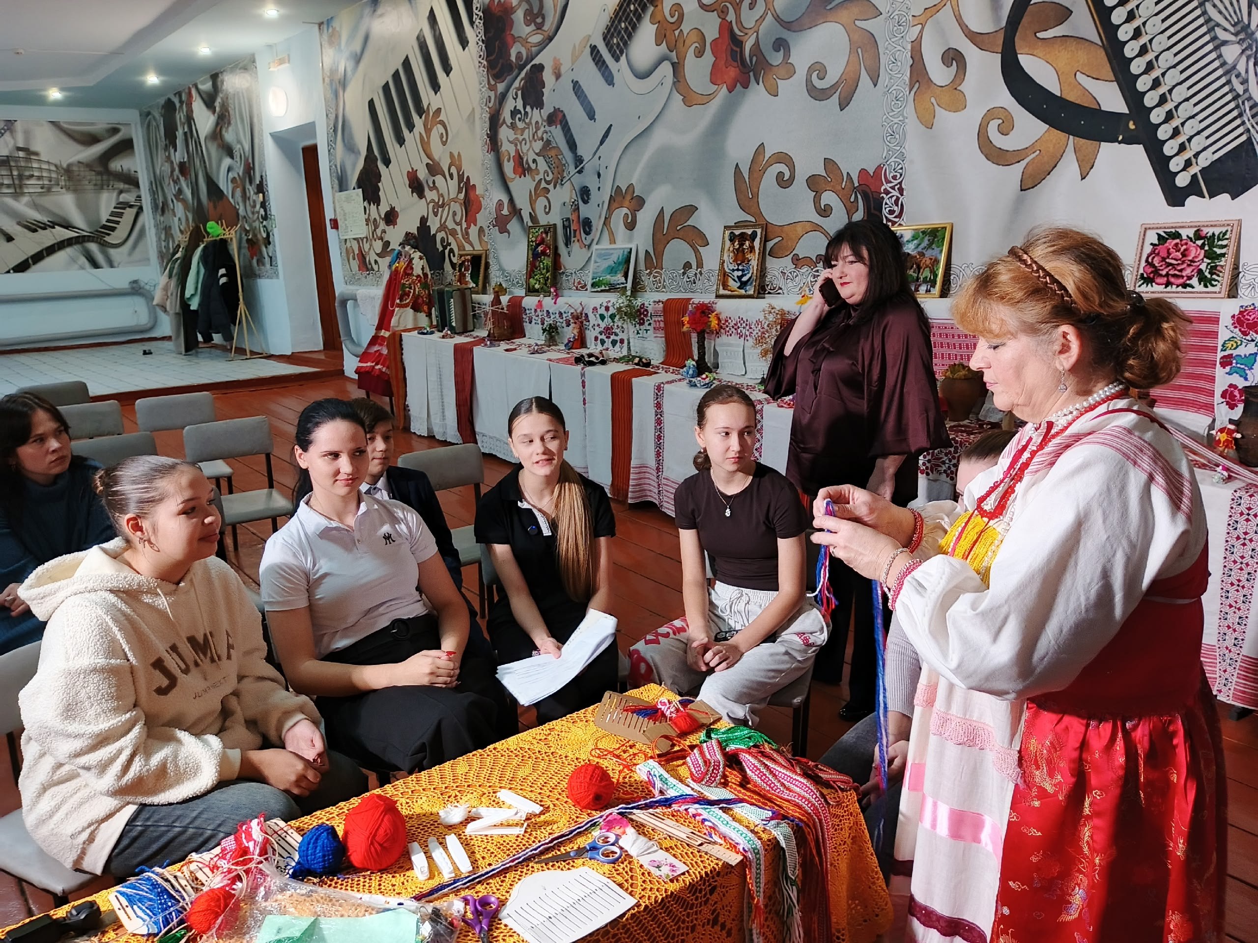 Паникинский сельский Дом культуры стал настоящей съемочной площадкой Паникинский сельский Дом культуры стал настоящей съемочной площадкой