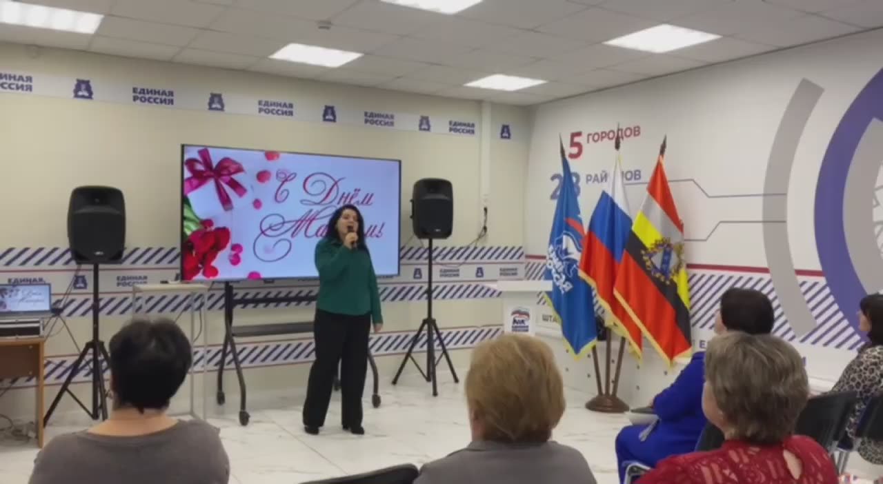 Павел Золотарев: В последнее воскресенье ноября наша страна отмечает один из самых добрых и значимых праздников, который посвящен самому близкому в жизни каждого из нас человеку – маме