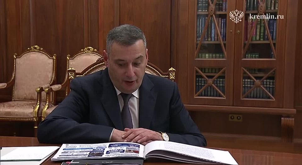 Путин провел встречу с губернатором Курской области Александром Хинштейном в Кремле