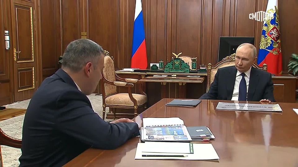 В Курской области появятся памятники и мемориалы, посвященные военным, сообщил Хинштейн на встрече с Путиным