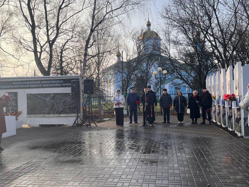 3 декабря, в честь Дня неизвестного солдата, на Аллее Славы прошел торжественный митинг, который собрал множество людей, неравнодушных к памяти наших героев