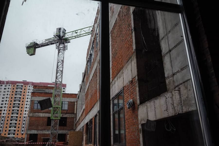 Самую большую школу в Курске достроят к декабрю 2026 года